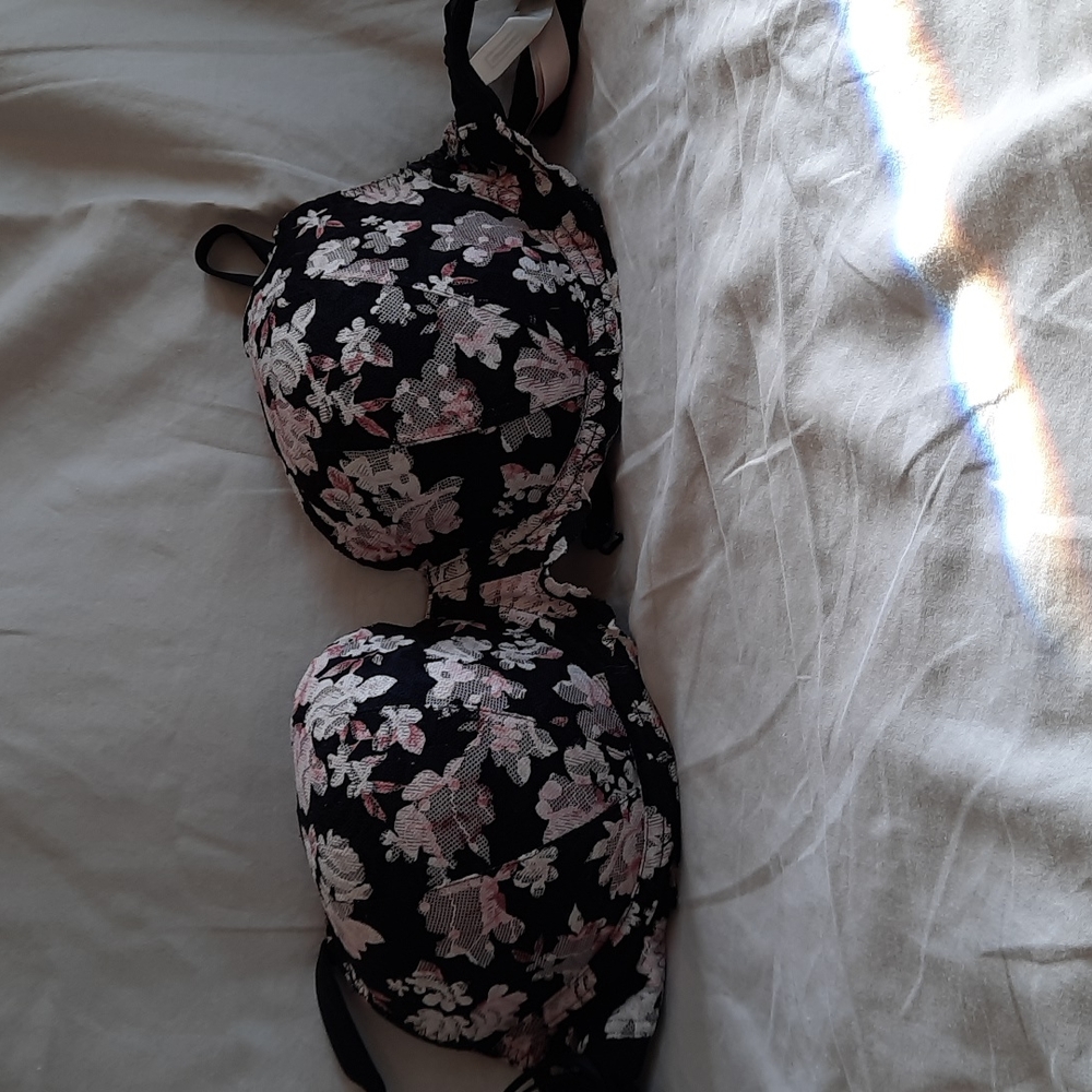 Pink Victoria Secret date push up 34ddd